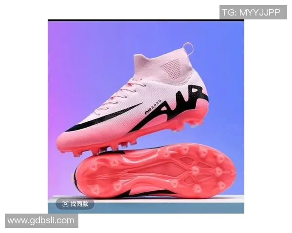 C罗足球鞋选择揭秘 哪些品牌和型号伴随他征战绿茵场