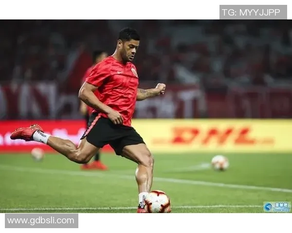 《变异足球星崛起：超能力球员如何打破常规成就传奇》