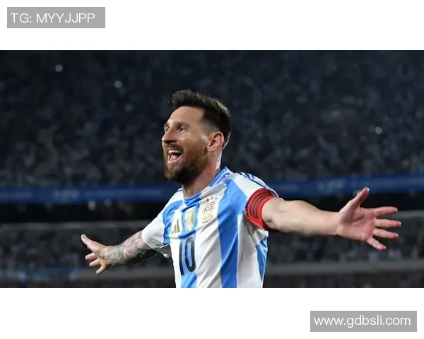 足球巨星奋力抬头迎接挑战瞬间定格展现无畏精神与冠军气质