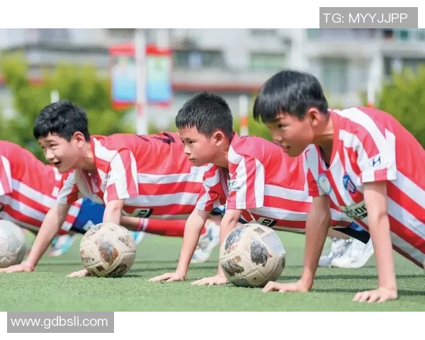 足球明星训练强度揭秘 高强度训练如何塑造世界级球员的体能和技巧